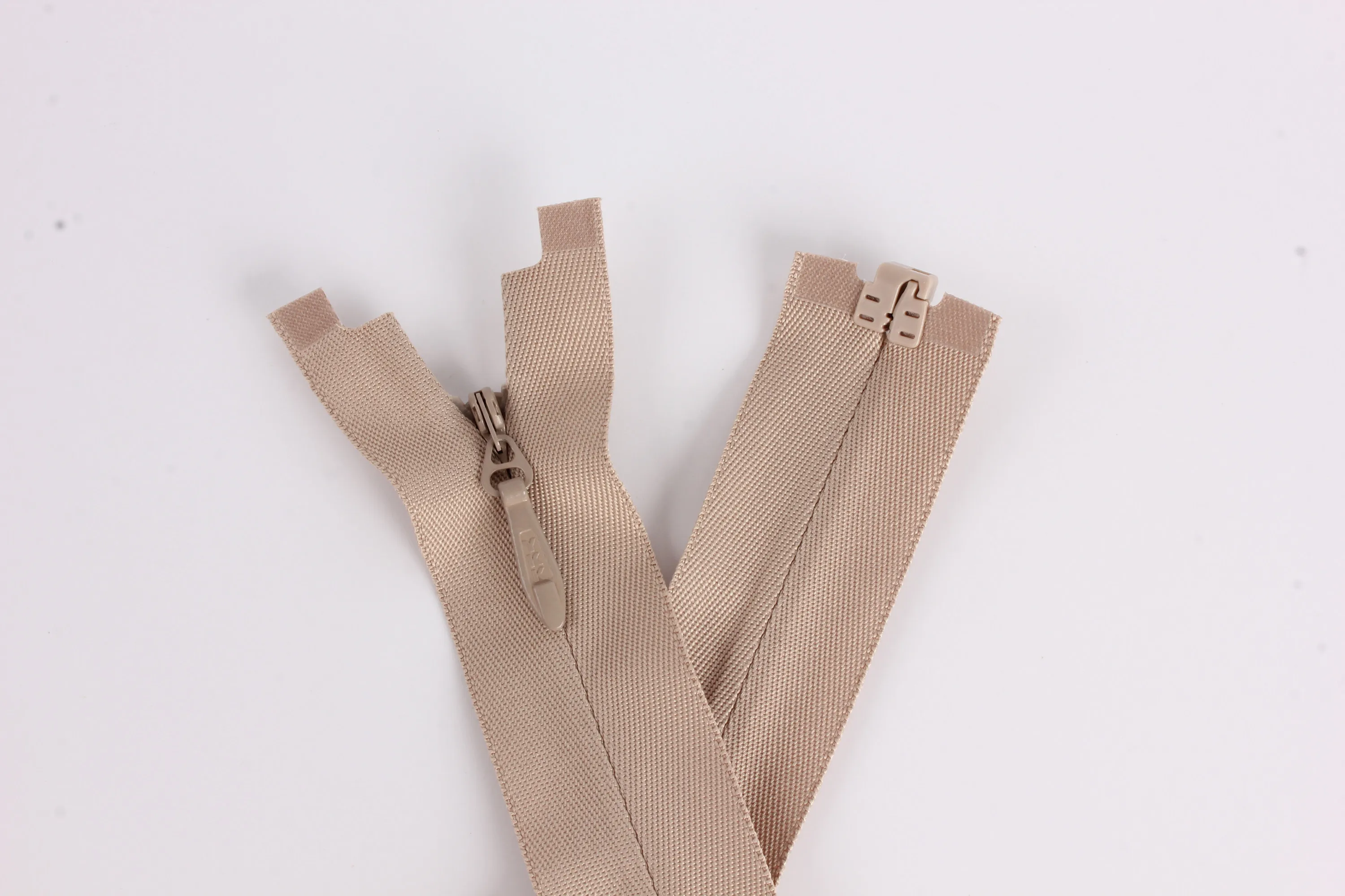 YKK-Reißverschluss Nr. 5 Kleid mit unsichtbarem Reißverschluss und offener Schleppe, Stoffkante, 25 40 60 80 120 200 cm – Detail 13