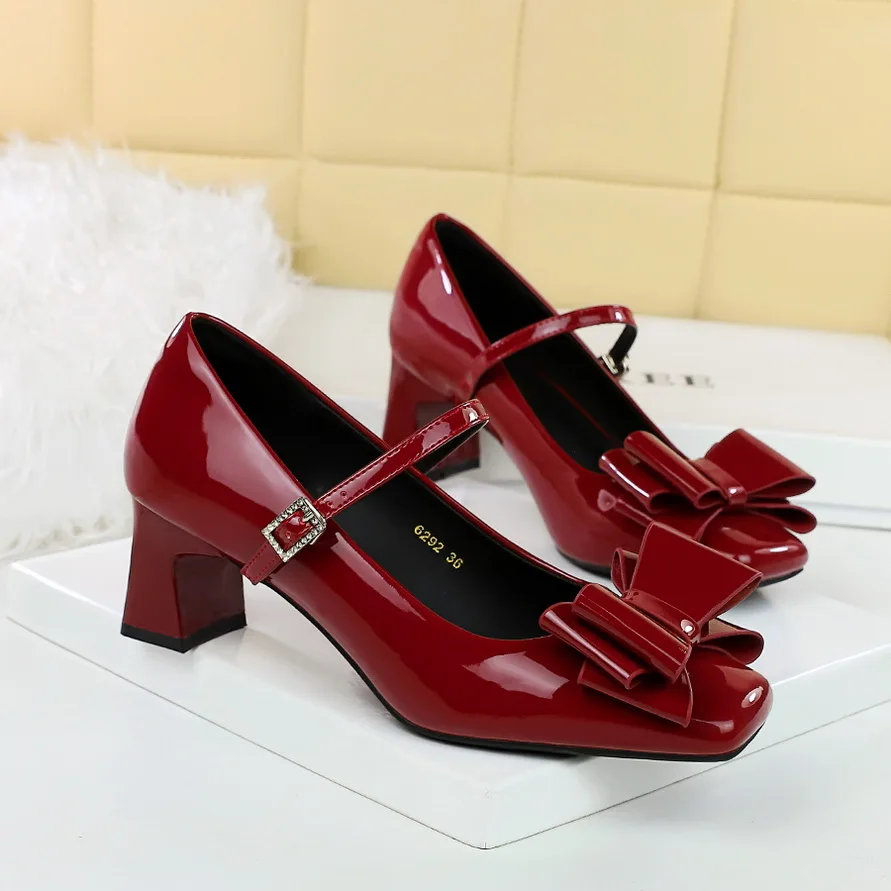 النساء 5 سنتيمتر عالية الكعب سيدة مأدبة فراشة عقدة مضخات براءات الاختراع والجلود جولة منخفضة الكعب الإناث ساحة تو الفم الضحلة ماري جين