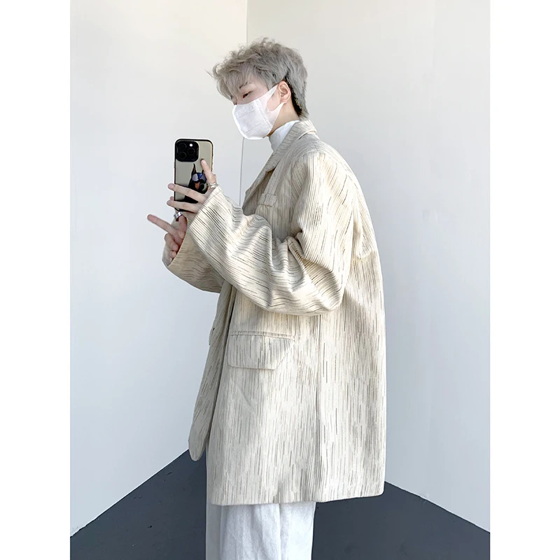 

Корейский мужской костюм с подплечниками в стиле Old Money: модный повседневный уличный стиль, трендовый топ для подростков