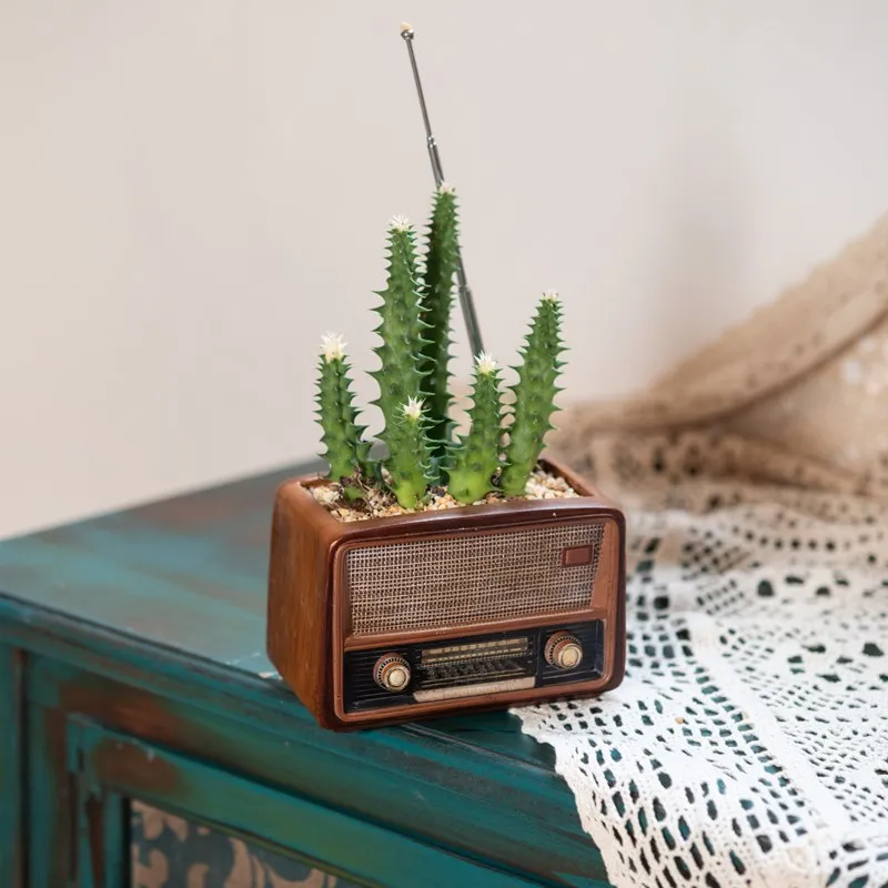Creative Retro Radio Shape Ornament Flower Pot Household Personalized Multi Purpose Planter Resin Craft Decoration Accessories
