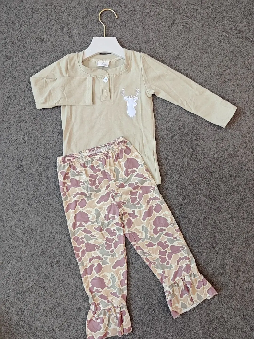 

8.18 Baby Girls Outfits Baby Girls Long Sleeves Grey Bottom Camo Pants Sets