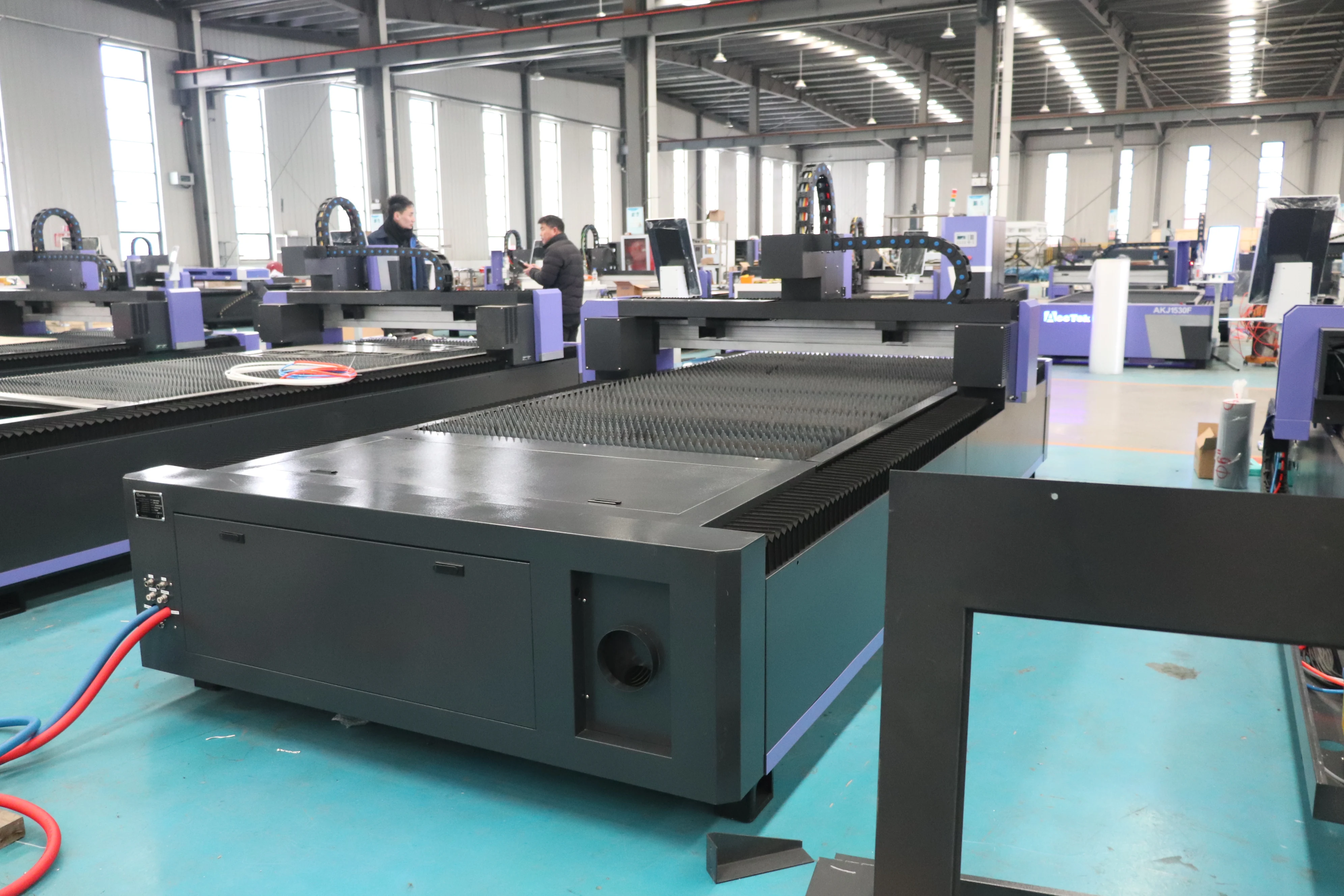 1000W 1500W 2000W 3000W 4000W 6000W Fiber Laser Cutting Machine for Carbon Stainless/Aluminum Steel / Metal Sheet Plate