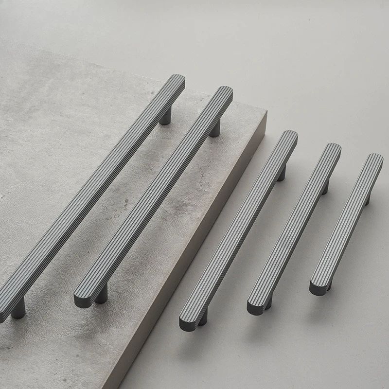

Extended gray atmospheric wardrobe door handle Italian aluminum alloy drawer with striped handle