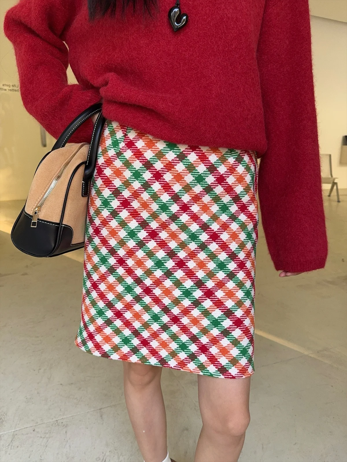 

Красная клетчатая юбка UVPU, повседневная, с завышенной талией, А-силуэт, облегающая, для женщин в возрасте около 25 лет, зимняя коллекция