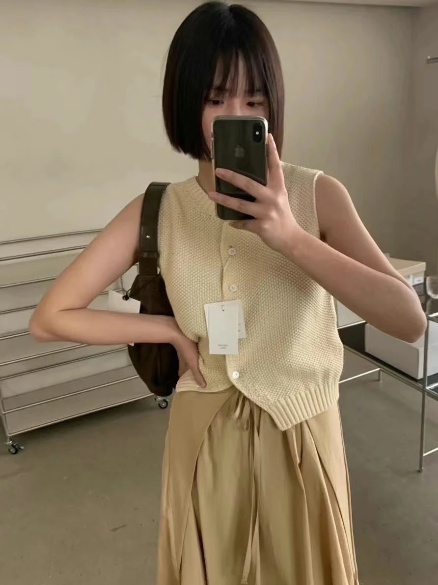 

Elegant Soft Sleeveless Knitwear Single Button round Neck Vest Top Versatile Beige Spring Commute Style Loose Fit Polyester