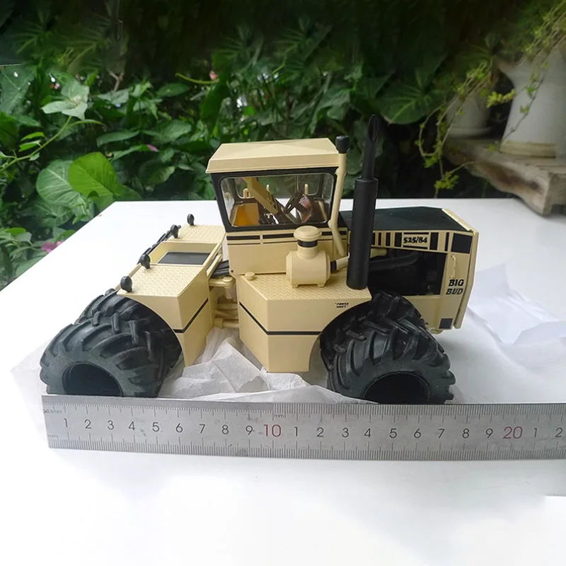 

Big Bud 525/84 Diecast 1:32 Scale Tractor Agricultural Vehicle Model Alloy Simulation Toy Finished Product Static Model