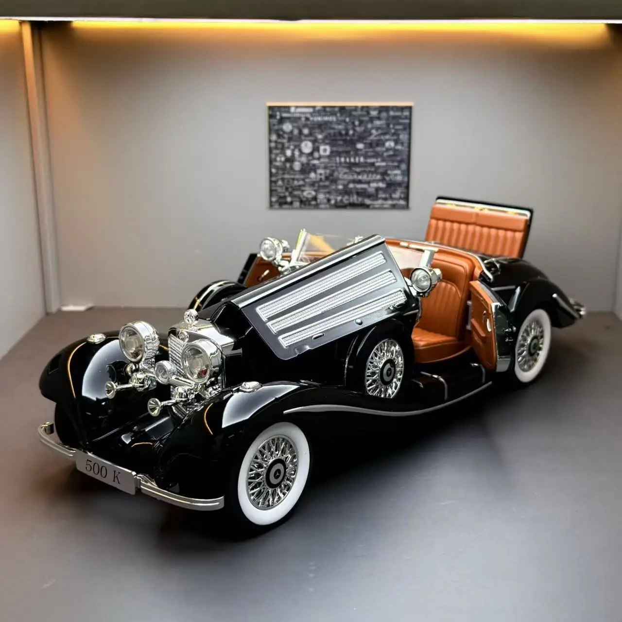 

Масштабная модель классического автомобиля-кабриолета 1:18, 500K, литая из металлического сплава, с имитацией звука и света, детская игрушка, подарок