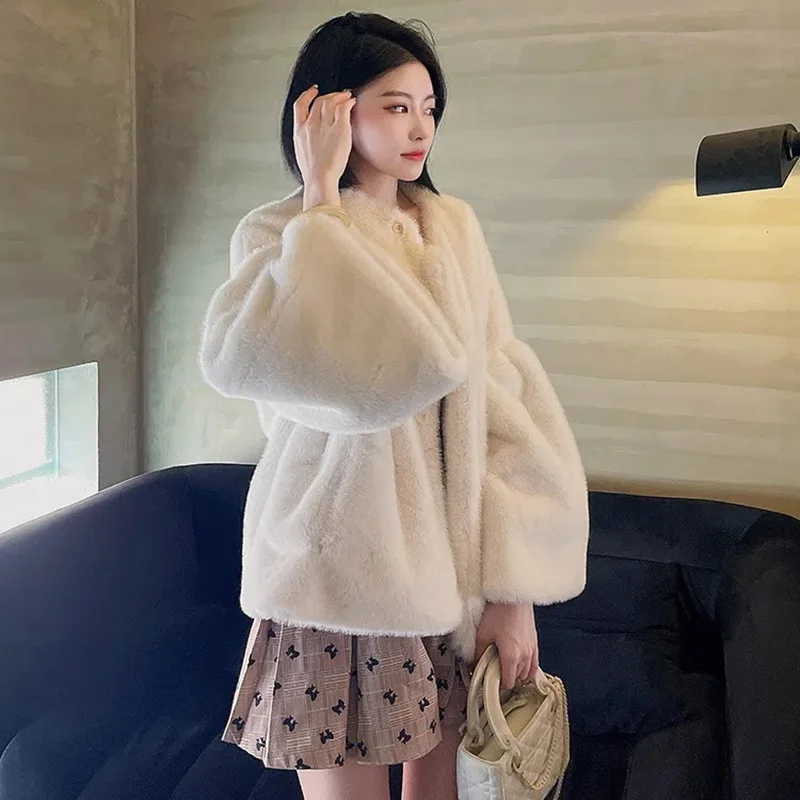 2022 Winter New Faux Fur Coat Women High-end Chinese Sweet Silhouette Jacket Female Imitation Rabbit Fur Short Thick Outerwear