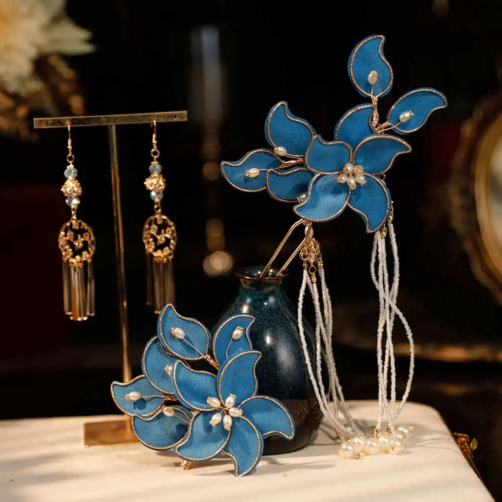 النمط الصيني الأزرق شرابة أغطية الرأس الزفاف Xiuhe فستان القديمة المتدلية زخرفة نخب الملابس بسيطة الراقية إكسسوارات الشعر