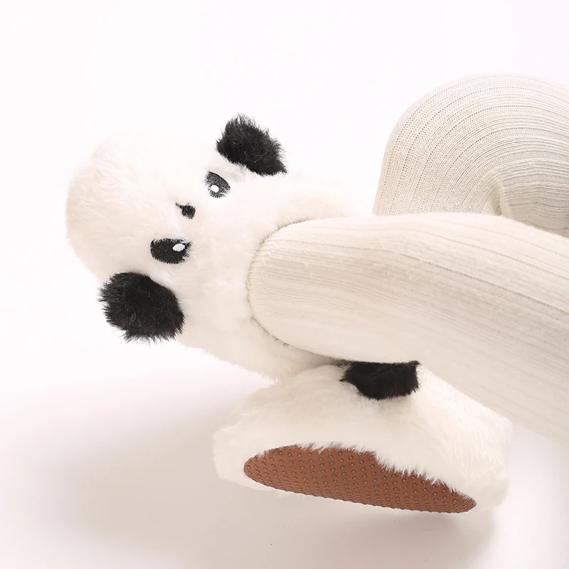 Warme Plüsch-Babyschuhe für den Winter, Mädchen-Fußbekleidung mit niedlichem Cartoon-Design, bequeme weiche Sohlen für Neugeborene von 0-18 Monaten. – Detail 17