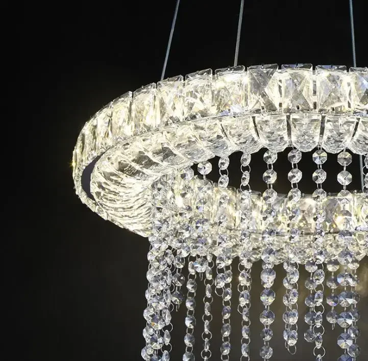 Plafonnier LED en cristal au design moderne, éclairage d'intérieur, luminaire décoratif de plafond, lumière à intensité réglable, idéal pour un salon, une cuisine ou une salle à manger