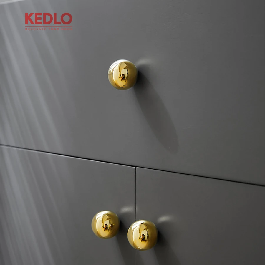 KEDLO Massiver Messinggriff, moderner, leichter Luxus, kugelförmiger Küchenschrankgriff, goldfarbener Schubladengriff, glänzendes Chrom. – Detail 11