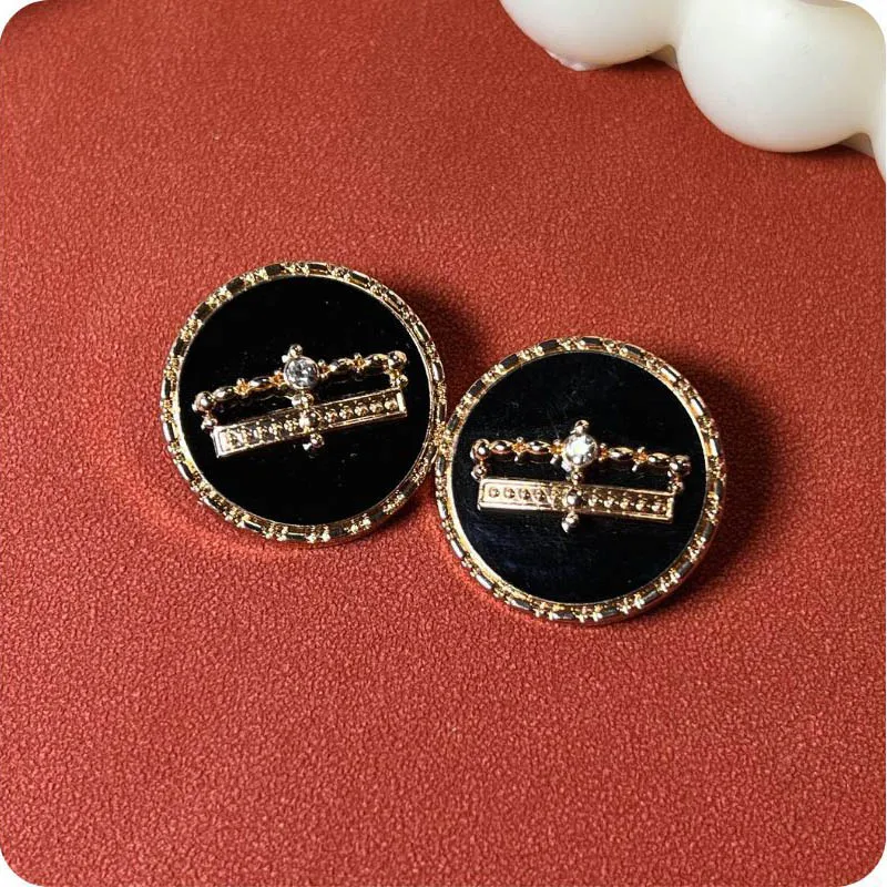 

10pcs Metal Rotundity Button Sewing Clothing Accessories DIY Craft Vintage Engrave Crown Inlaid Rhinestones Golded Buttons 25MM