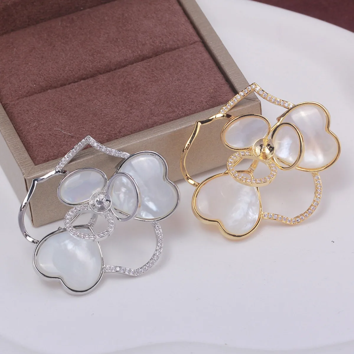 Brass Heavy Gold Plated Camellia Flower Brooch Setting Micro Pave Zircon Blank Pin DIY Accessory for Pearl Brooch Corsage Making
