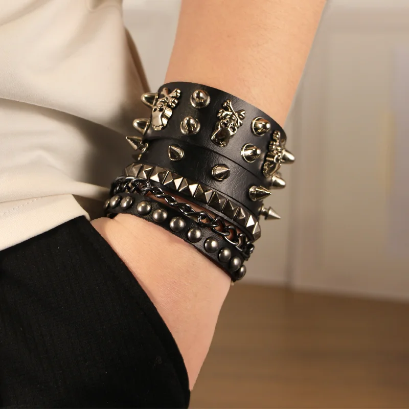 Fashion Gothic Punk Style Leather Bracelets For Men Skull Head Vintage Spike Hip-Hop Cosplay Bracelets Set  Gifts