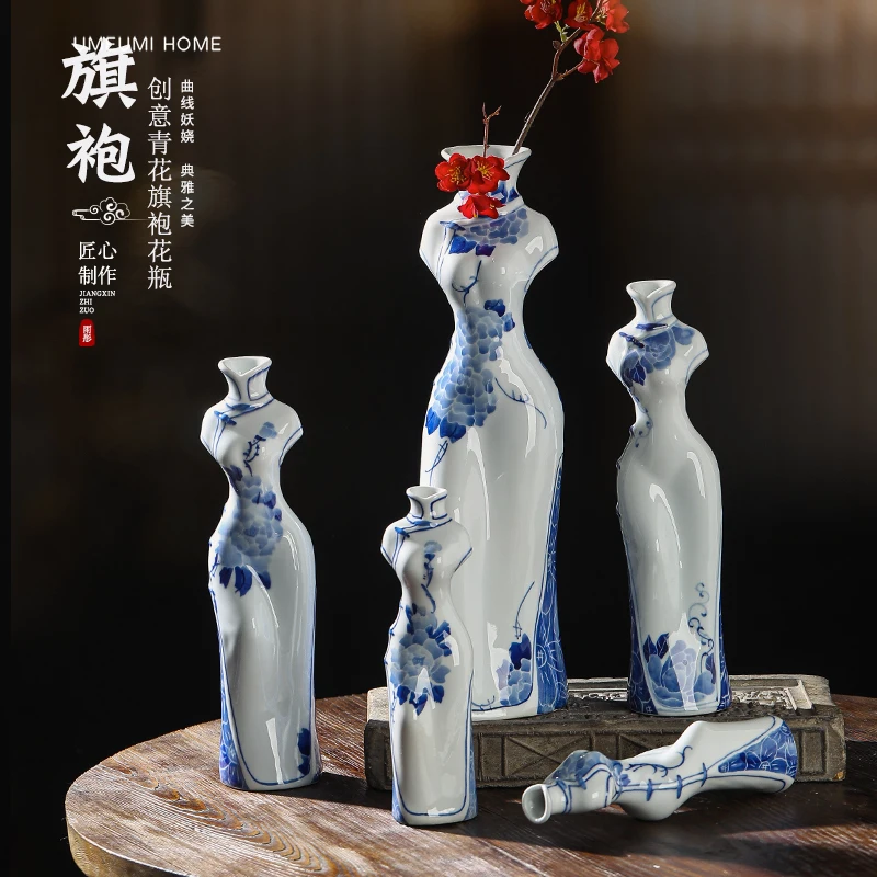 

Creative blue and white porcelain cheongsam vase Chinese style blue home decoration ceramic ornaments Can be grown hydroponicall