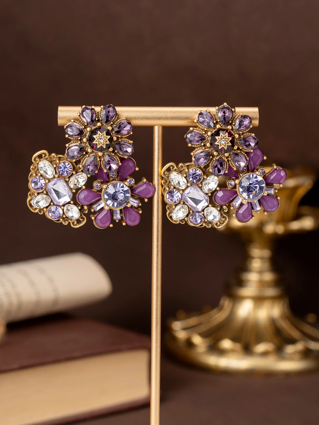 1 Pair of Vintage Exquisite Colorful Purple Rhinestone-Embellished Flower Cluster Luxury Earrings Suitable for Women to Wear Daily or at Parties, or as a Gift