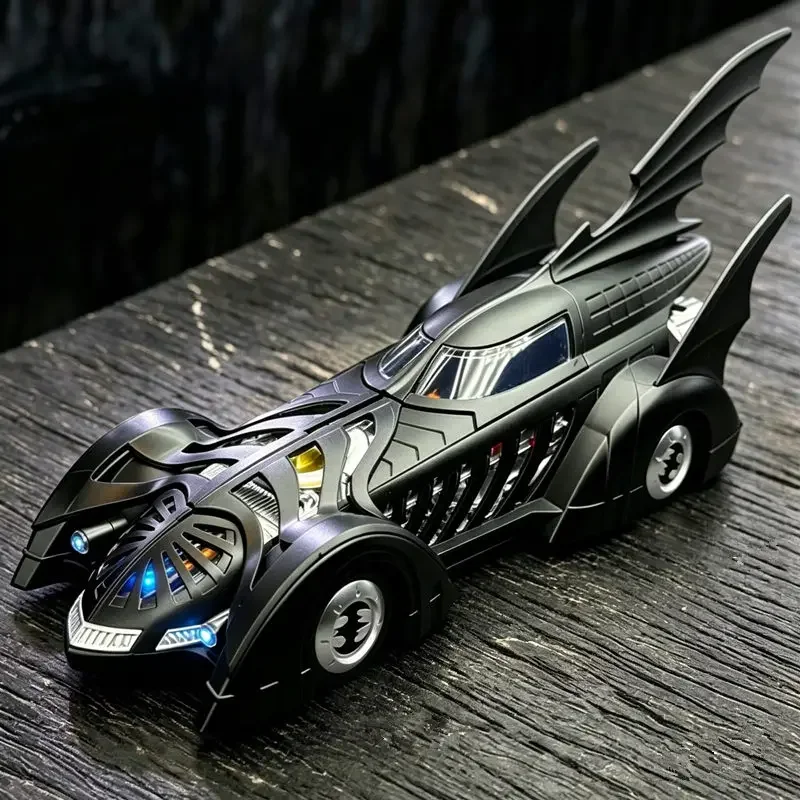 

1/32 Classic Movie Car 1995 Batmobile Alloy Concept Bat Sports Car Model Metal Racing Car Vehicle Model Sound Light Kid Toy Gift