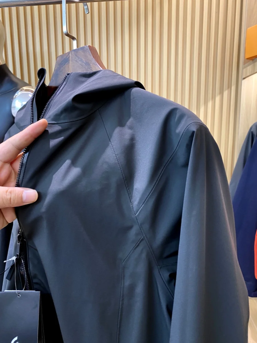 Męska kurtka outdoorowa Premium Softell Jaet na jesień, wysokiej jakości, wytrzymała, wodoodporna, z kapturem, o dopasowanym kroju.