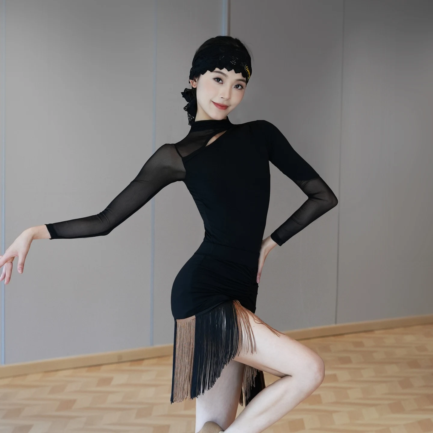 Adults Chacha Latin Dance Competition Costume Women Latin Dance Clothing Ladies Latin Top Fringed Skirt Stage Clothes XS10269