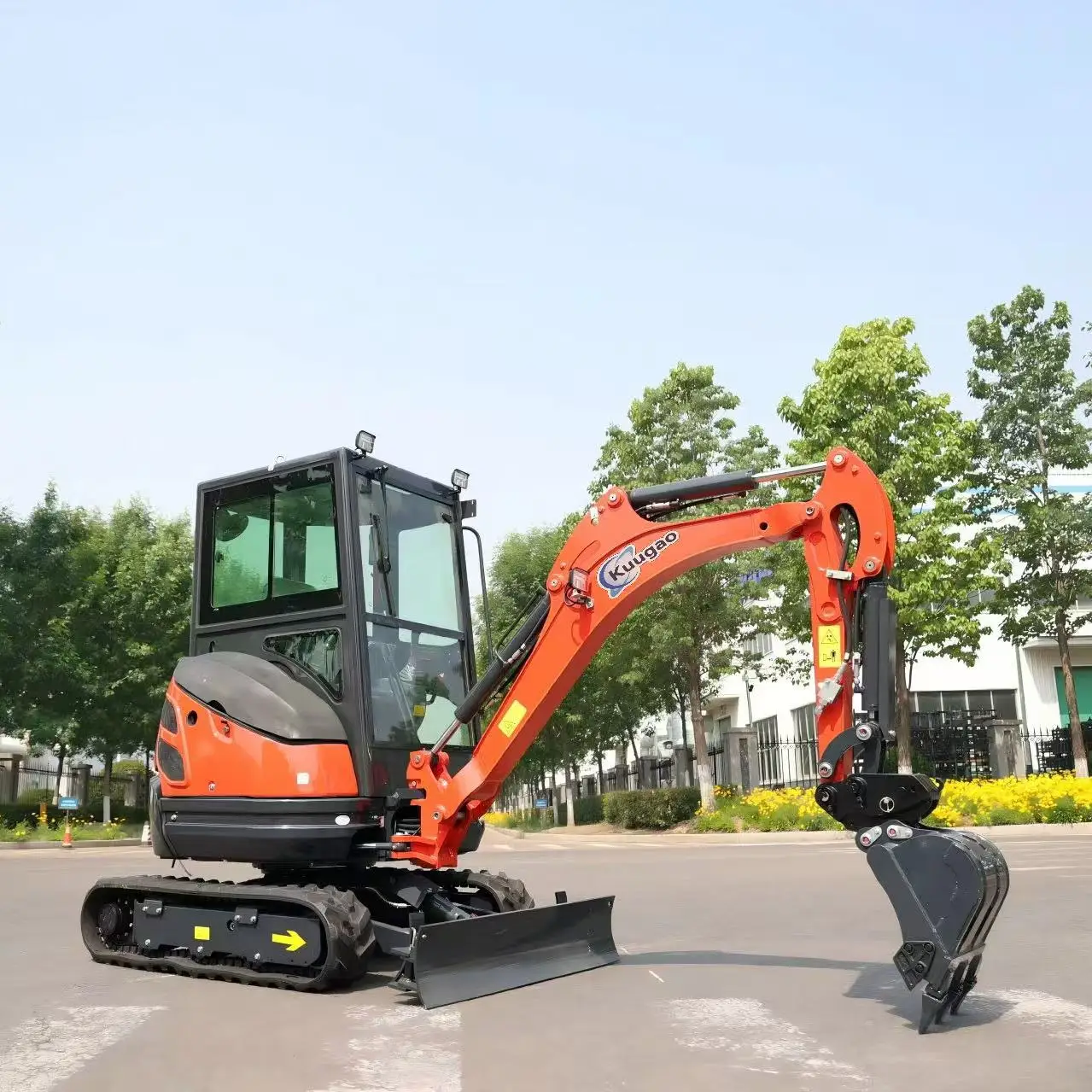 Mini Excavator 2 Ton 2.5 Ton Free Shipping CE Mini Bagger Mini Digger Kubota Engine Customized Crawler Farm Excavators Garden