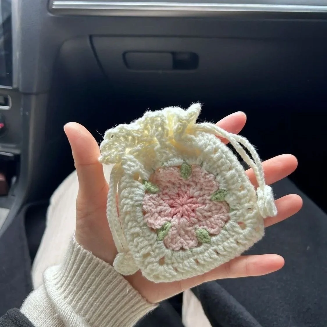 kit-de-material-diy-para-bolsa-de-fone-de-ouvido-tricotada-a-mao-com-padrao-granny-square-presente-para-iniciantes-e-melhore