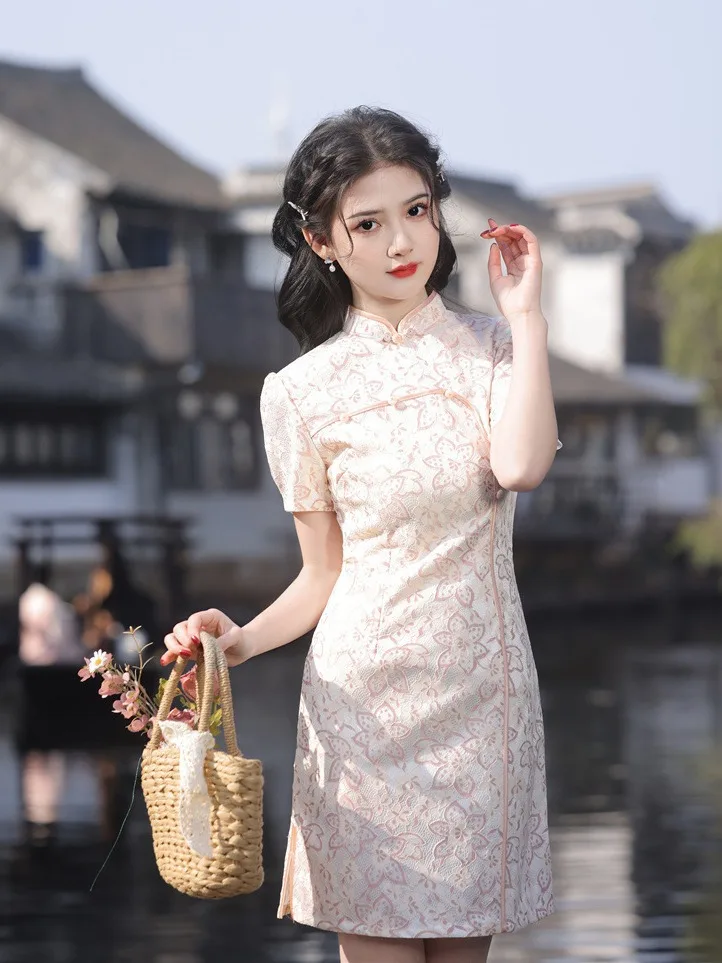 Elegant New Lace Short Cheongsam Chinese Classic Women's Qipao Short Sleeve Sexy Wedding Evening Party Dress Girls Daily Clothes