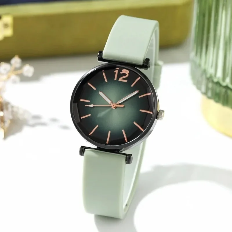 

Simple Women's Watches Black Dial Quartz Wristwatches Relogios Feminino Casual Watches Silicone Clock for Everyday Reloj Mujer