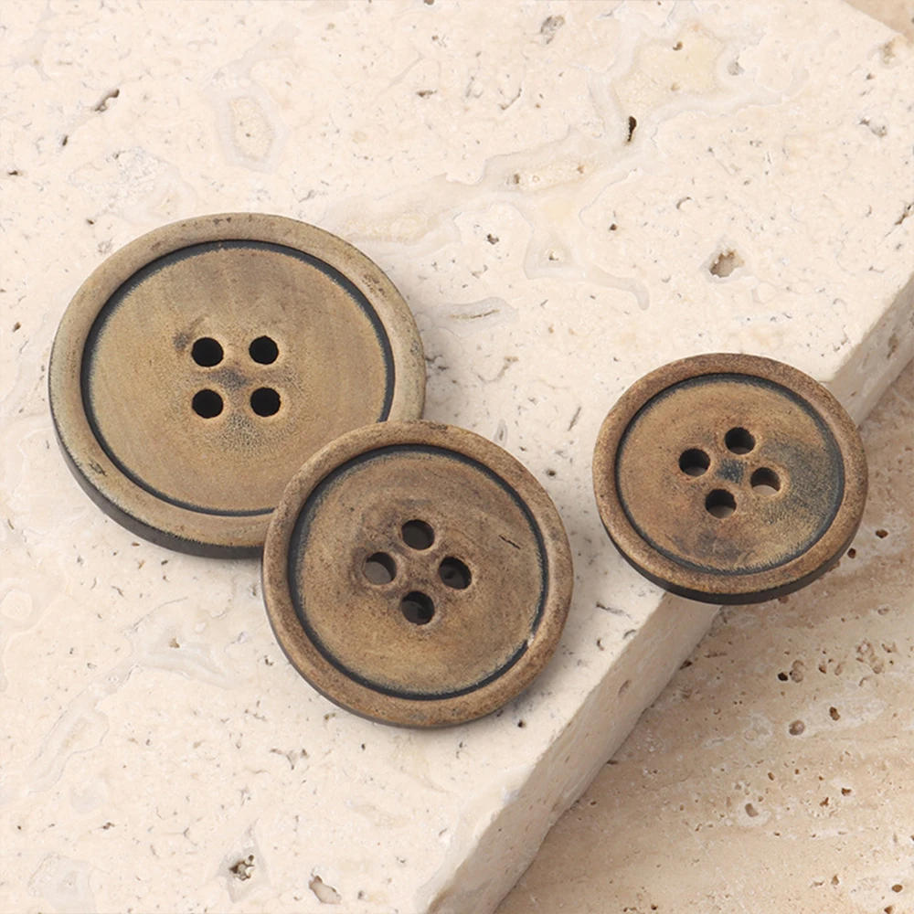 5 قطع من أزرار قرن الجاموس ذات 4 فتحات للمعاطف/السترات (15/20/25 مم) أزرار حرفية بنية مستديرة ذاتية الصنع، مادة طبيعية ممتازة