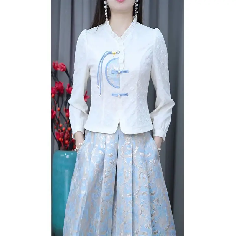 Modny, retro zestaw dwuczęściowy w stylu małej perfumowanej elegancji, nowość na jesień 2025, elegancki komplet: marynarka zapinana na guziki + spódnica.