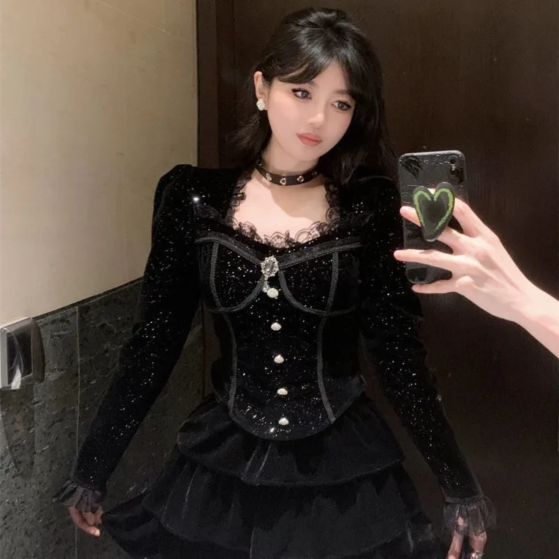 ملابس أكاديمية داكنة Y2k كبيرة الحجم بلوزات نسائية يابانية سوداء مخملية من الدانتيل قميص قصير للسيدات قمصان نسائية