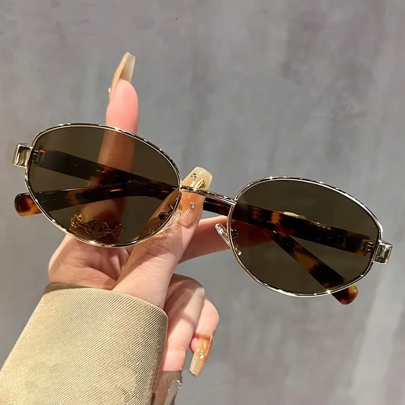 Modische Retro-Ovalbrillen für Damen mit Leopardenmuster-Brillenbügeln, UV-beständige Sonnenbrillen für den Sommer und den Strand