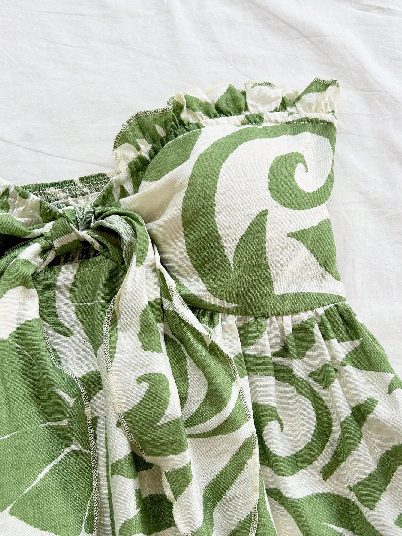 Damen 2-Teiliges Set mit Grün Bedrucktem Oberteil und Lässigen Grünen Shorts, Geeignet für Alltag, Urlaub, Feiertage und Verabredungen – Detail 4
