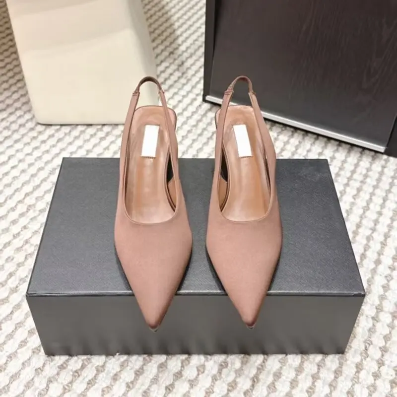 

Designer's Original Pointed Women's High-heeled Retro Silk High-heeled Elegant Shallow Toe Toe Wedge Sandals