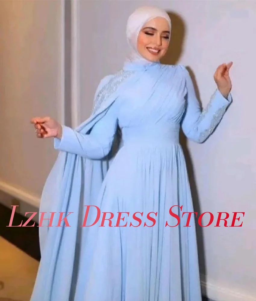 فستان سهرة شيفون رشيق مخصص على شكل حرف a مطرز بالكريستال وأكمام طويلة بطول الأرض وياقة عالية فساتين لحضور الحفلات الموسيقية