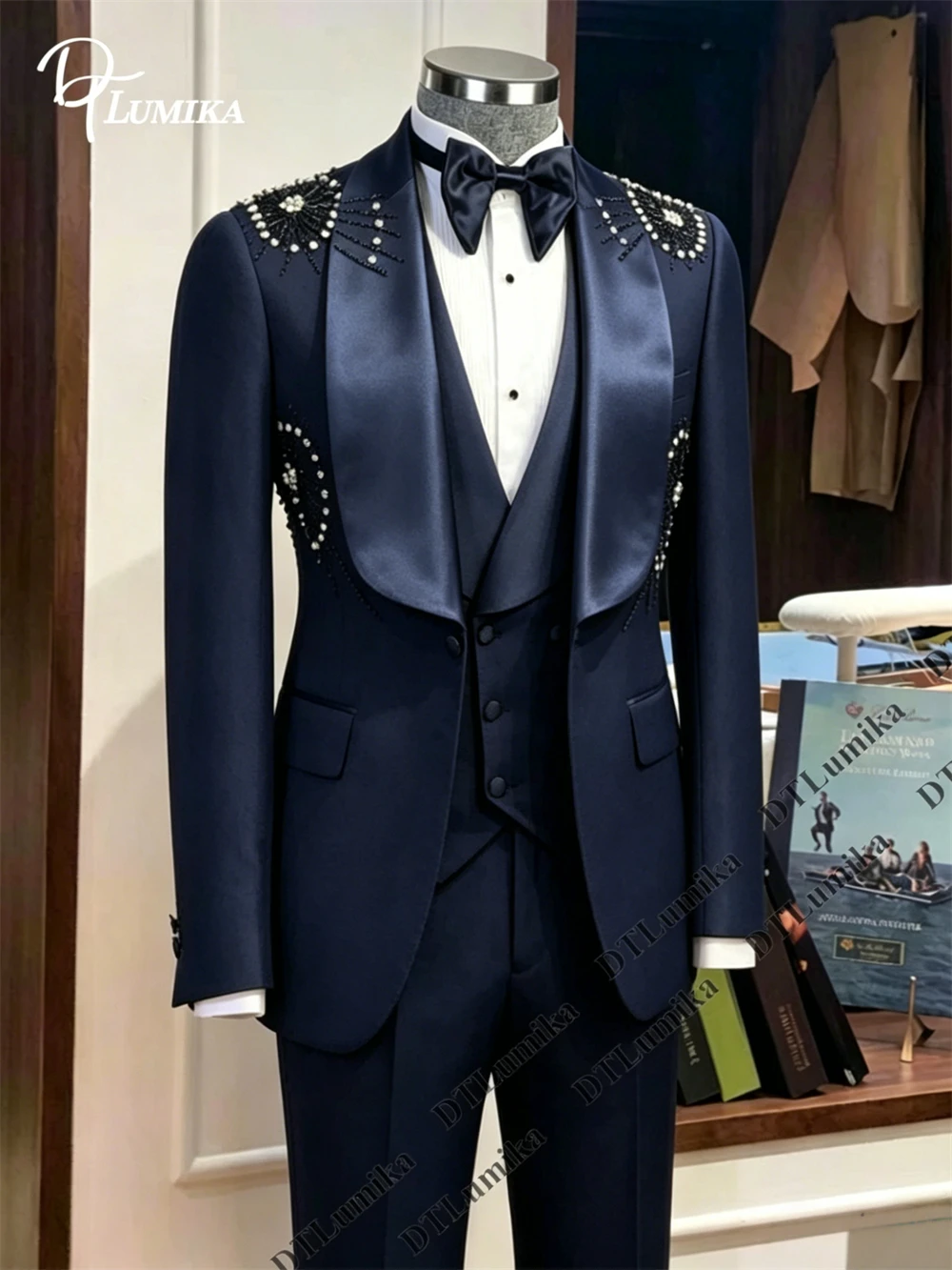 

Glossy Satin Lapel Satin Suit Set Formal Events Black-Tie Party Prom Tuxedo Three Pieces Crystals Embellished Jacket Vest Pants