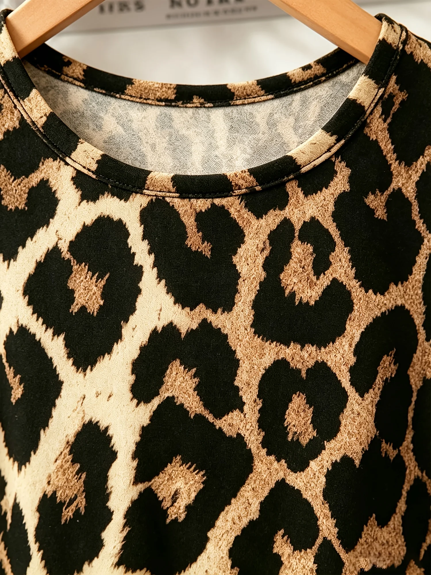 Freizeitrock für Mädchen, Kleid mit Leopardenmuster und Flatterärmeln für den Sommer, geeignet für Kinder im Alter von 4–12 Jahren, vielseitige Kleidung für den täglichen Freizeitgebrauch, zum Einkaufen, für den Urlaub und für die Schule – Detail 7