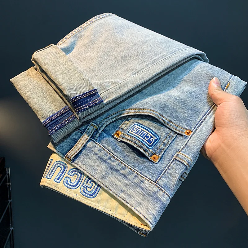 Pantalones vaqueros finos de verano para hombre, Jeans ajustados con bordado de alta gama, corte recto, azul claro, informales, lavados, 2024