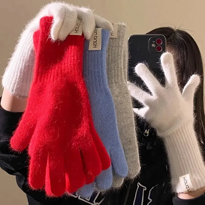 Women Wool Cashmere Gloves Cable Knit Touchscreen Finger Hole Winter Autumn Warm Wrist Length Classic Gloves Female 2026 New