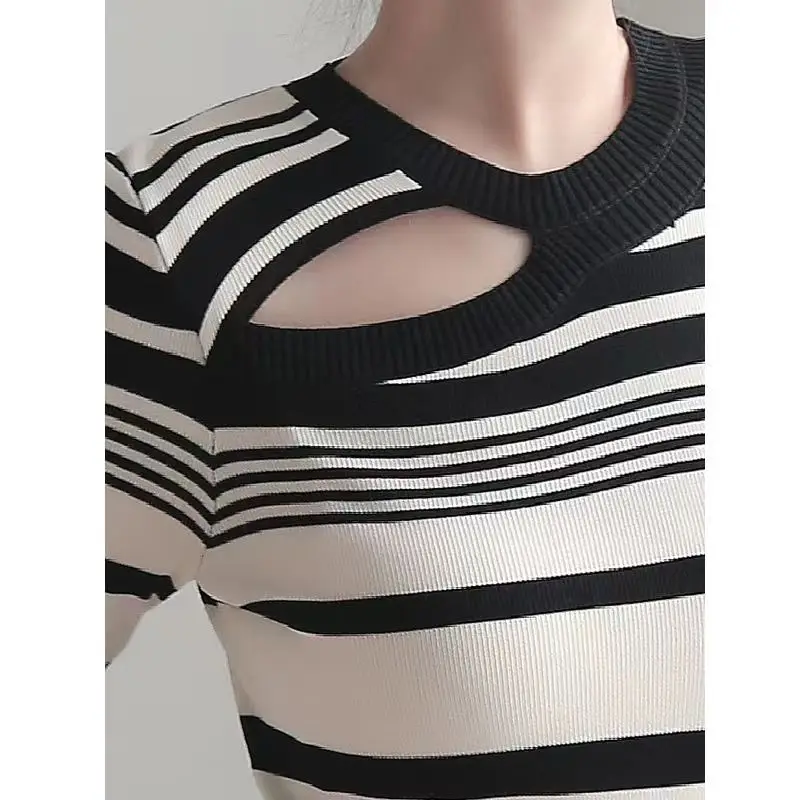 Spring Autumn Women\'s 2024 New Spliced Pullover O-Neck Hollow Out Striped Knitted Slim Minimalist Casual Long Sleeved Tops