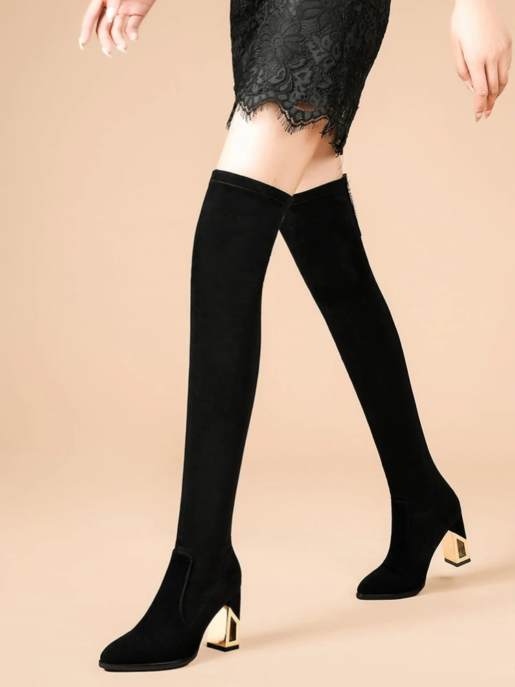 petite-femme-minceur-sur-le-genou-bottes-a-talons-hauts-nouveau-automne-hiver-velours-cuir-bout-pointu-double-polaire-extensible-noir