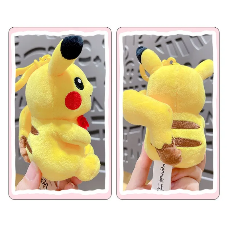 Colgante de juguete de peluche de Pokemon Pikachu Kawaii, llavero colgante de mochila escolar de 13,5 cm, decoración de muñeca pequeña, regalo de cumpleaños encantador