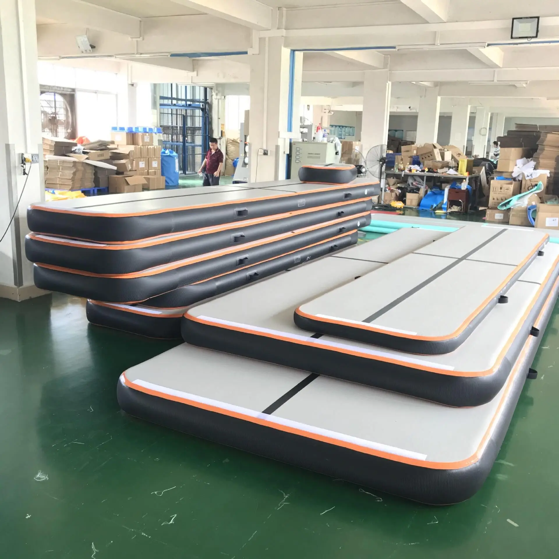インフレータブルエアタンブリングマット 8x2x0.2m エアトラック インフレータブル体操マット 体操タンブルトラック 厚さ8インチ ポンプ付き