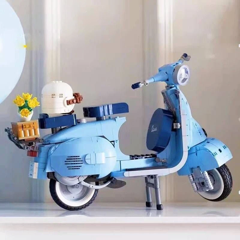 MOC High-Tech 10298 Famous Motorcycle City MOTO Assembled Roman Holida Vespa 125 Building Blocks Bricks Toys For Girlfriend Gift