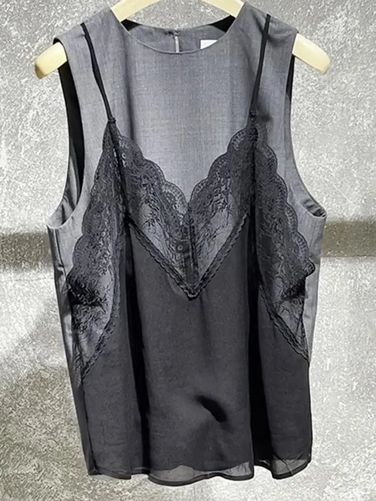 Two Women's Tops Фу…