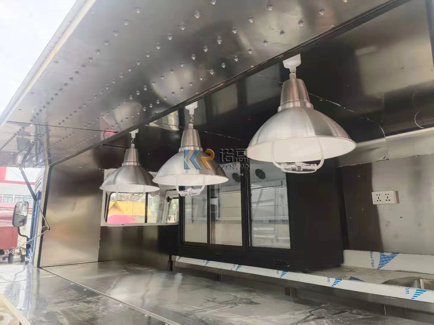 In Stock Vintage Electric Food Truck Commercial Mobile Food Van Coffee Ice Cream Cart with Kitchen Equipment