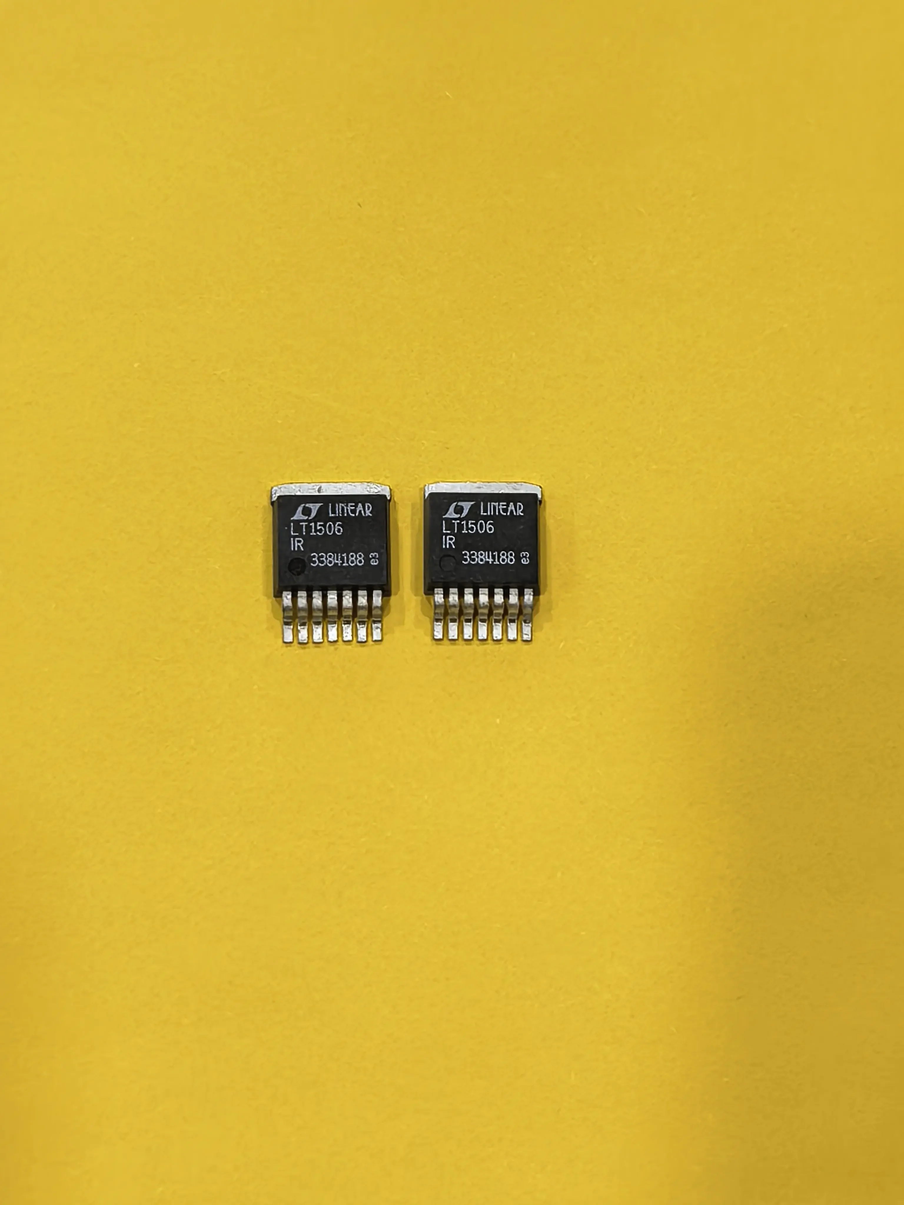 LT1506CR-3.3 LT1506CS8 LT1506IS8 LT1506CS8-3.3 LT1506IS8-3.3 LT1506 - 4.5A, 500kHz Step-Down Switching Regulator