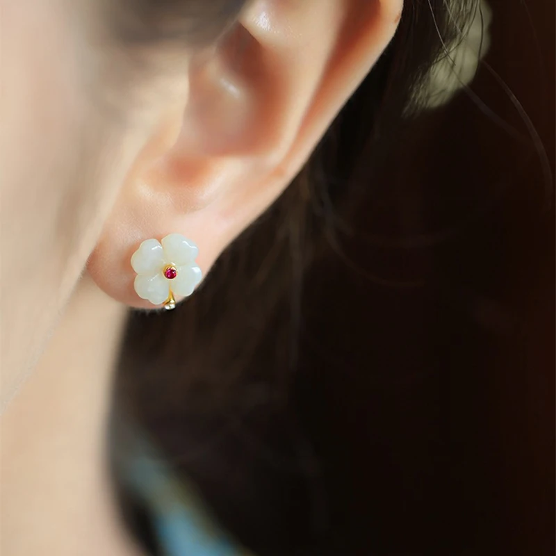 Fashion Imitation Jade Lucky Four-Leaf Clover Stud Earrings For Women Girls Delicate Retro Design Earrings Party Jewelry Gift