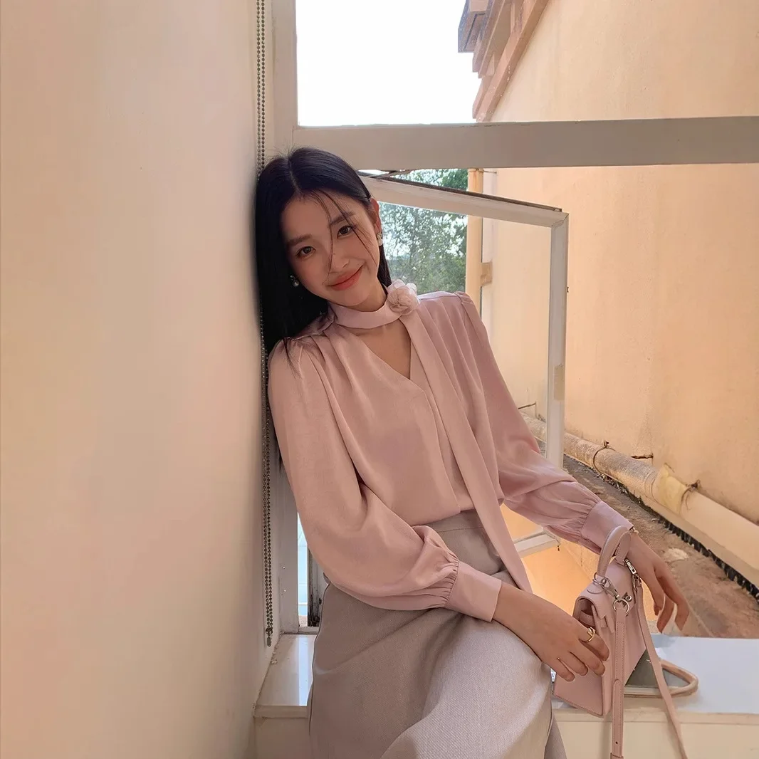 

French niche design streamer three-dimensional rose shirt women's irregular V-neck satin top