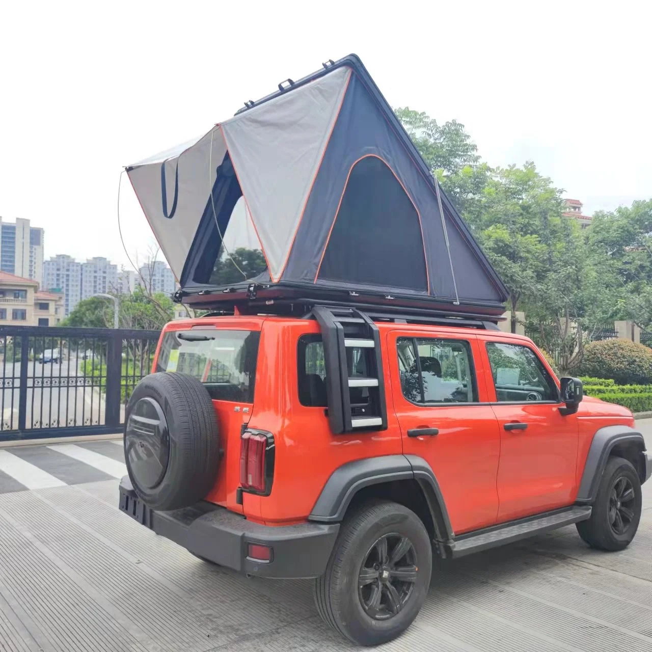 

Big size 3-4 person rooftop tent aluminum roof tent top hard shell outdoor camping roof top hard shell car tent for sale